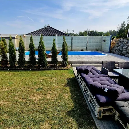 La Perla Guest house