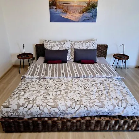 La Perla Guest house